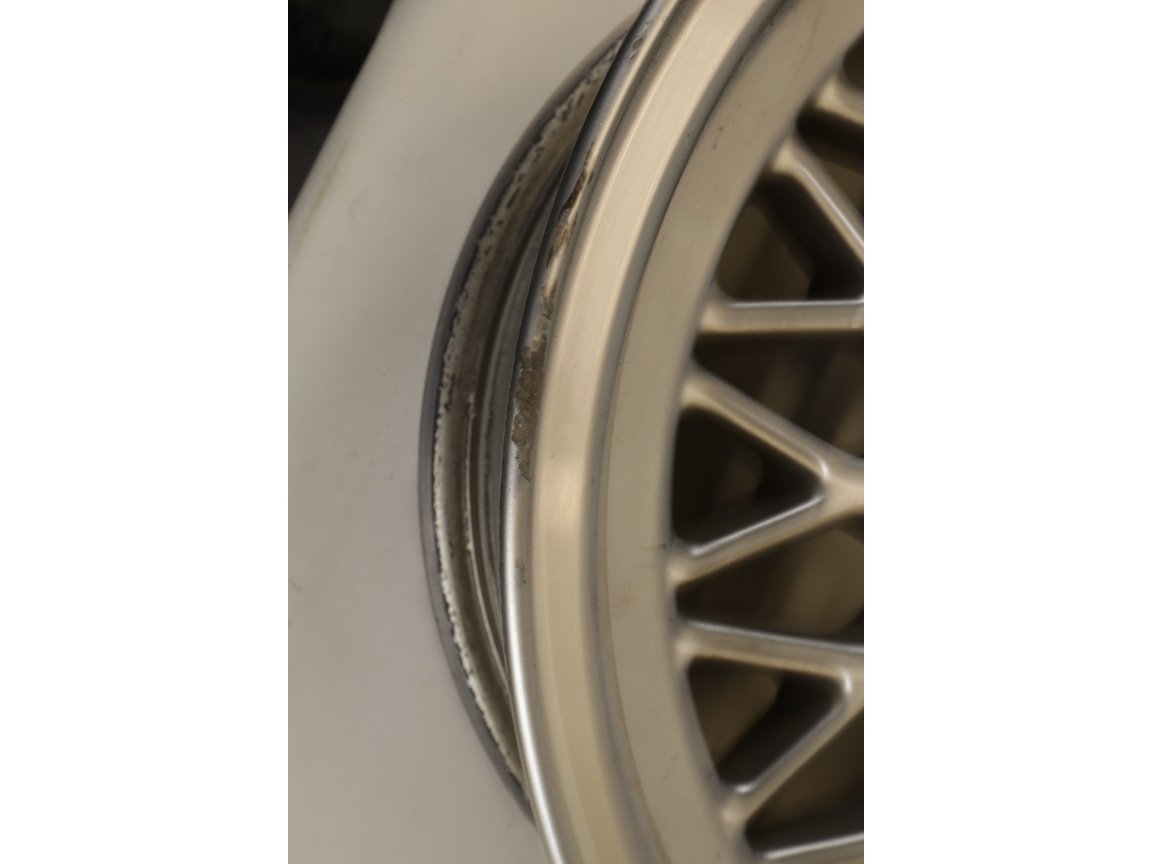 1x BMW Alufelge 518-540i 525tds E34 7Jx15 Zoll ET20 1179774 1 picture